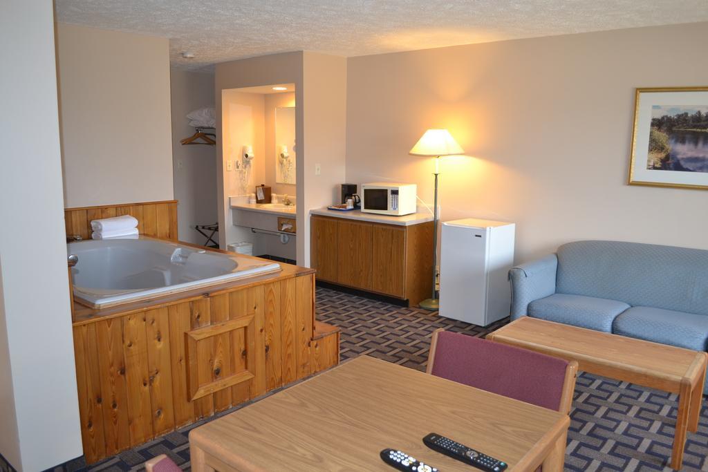 Sky Lodge Inn & Suites - 델라번 외부 사진