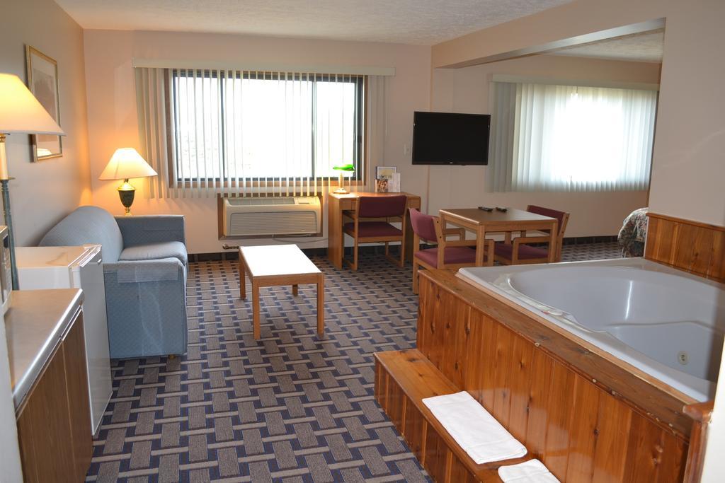 Sky Lodge Inn & Suites - 델라번 외부 사진