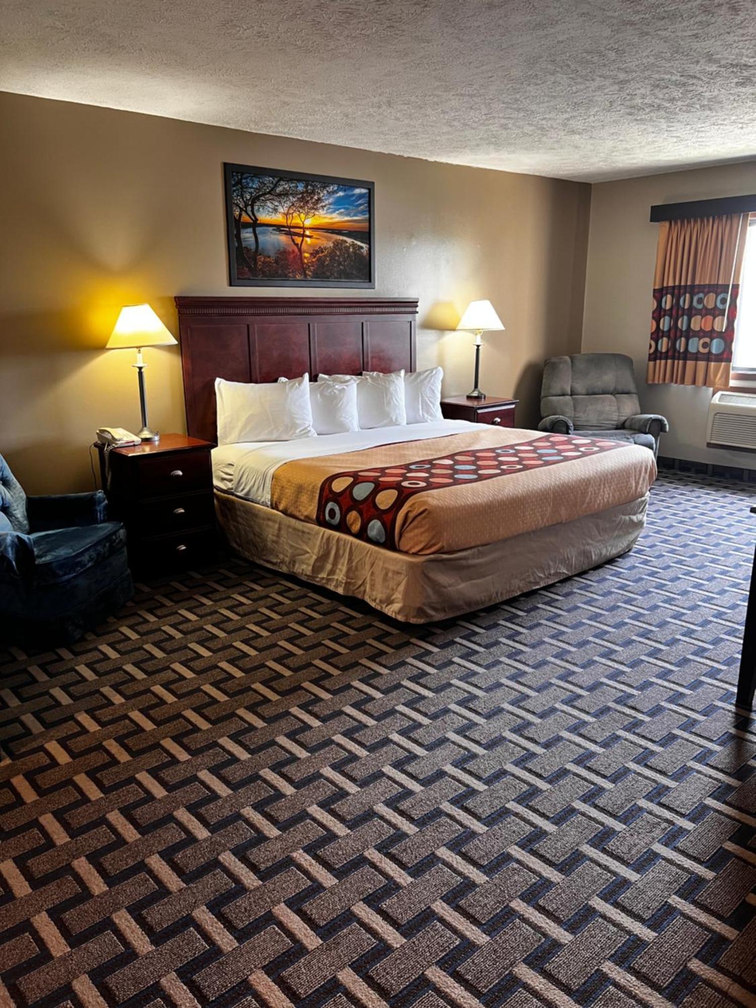 Sky Lodge Inn & Suites - 델라번 외부 사진