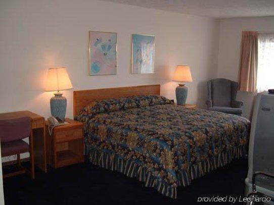 Sky Lodge Inn & Suites - 델라번 객실 사진