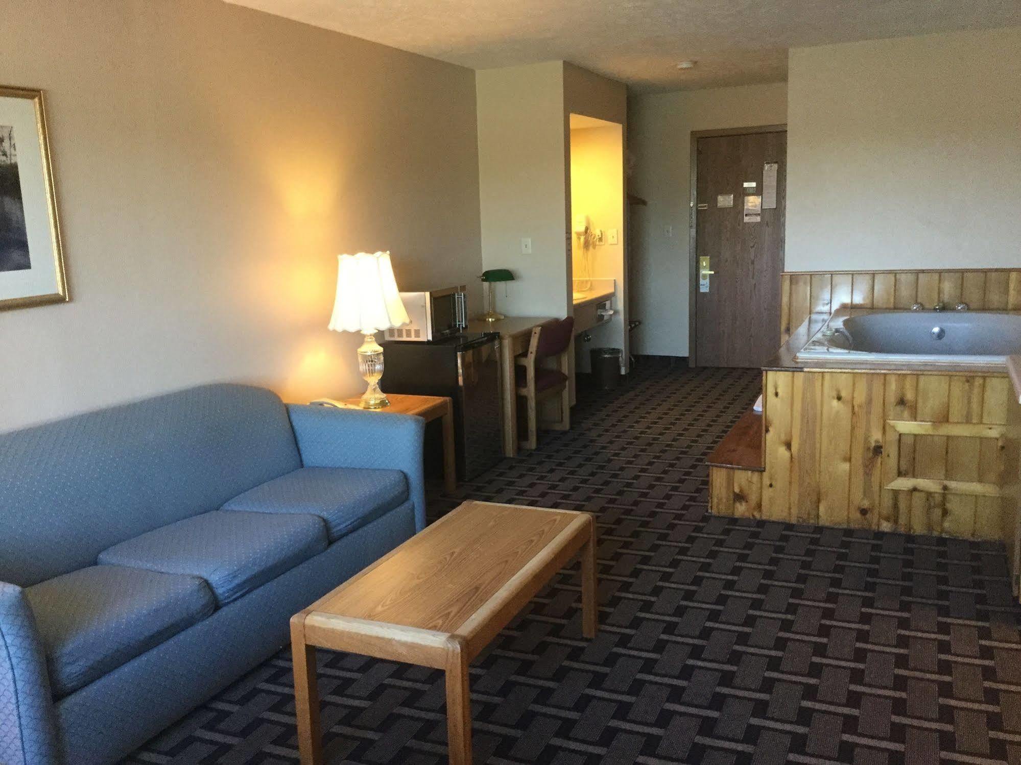 Sky Lodge Inn & Suites - 델라번 외부 사진