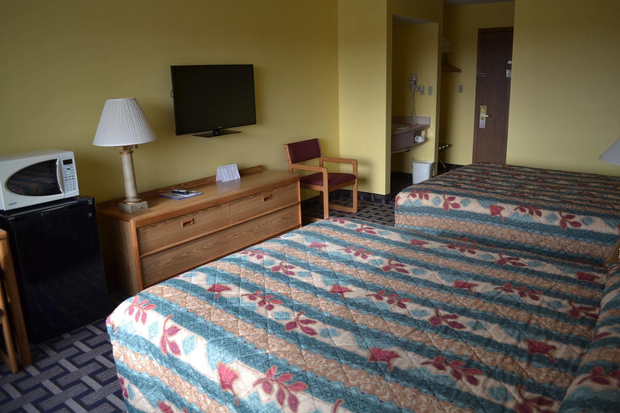 Sky Lodge Inn & Suites - 델라번 외부 사진