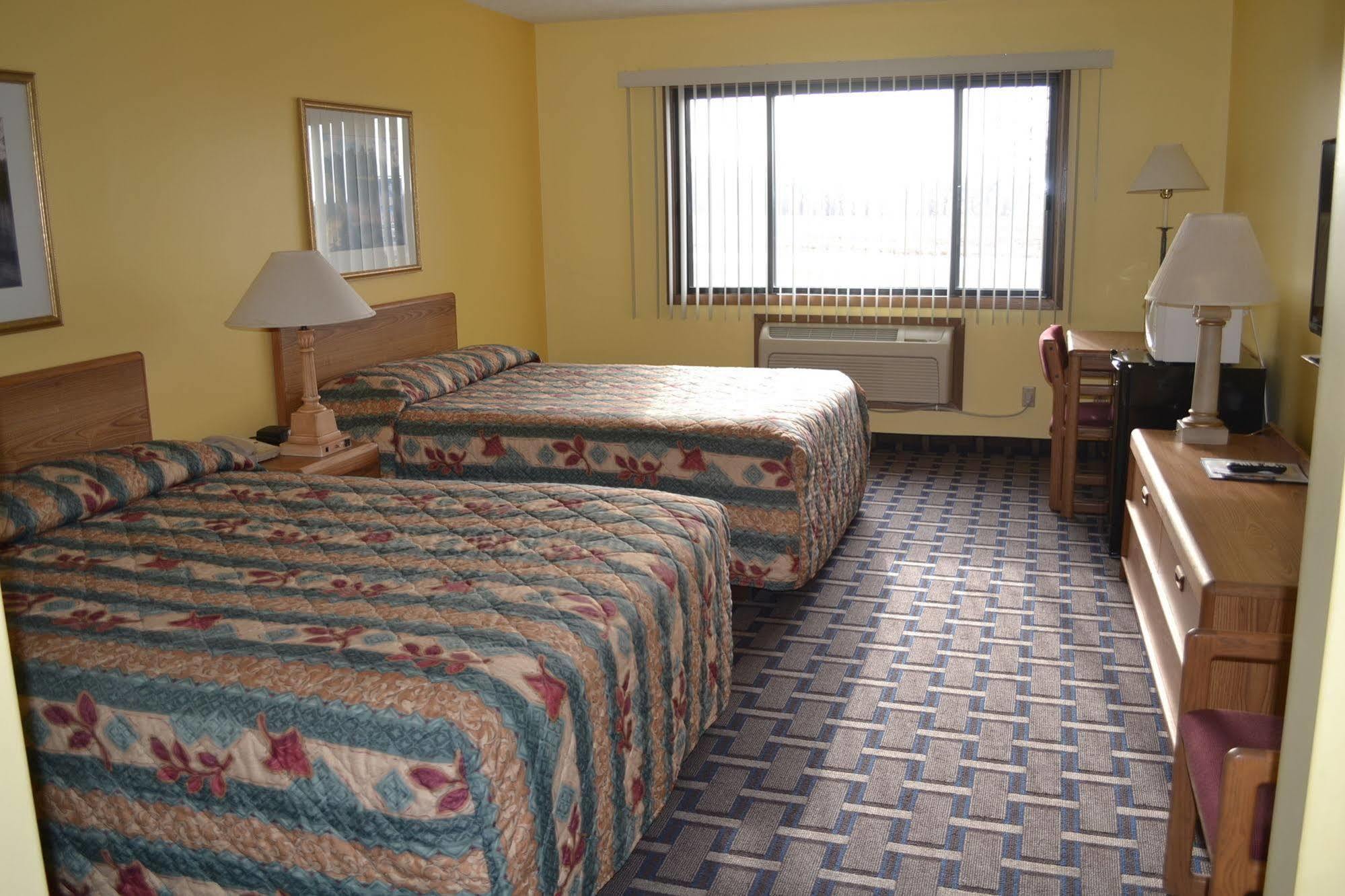 Sky Lodge Inn & Suites - 델라번 외부 사진