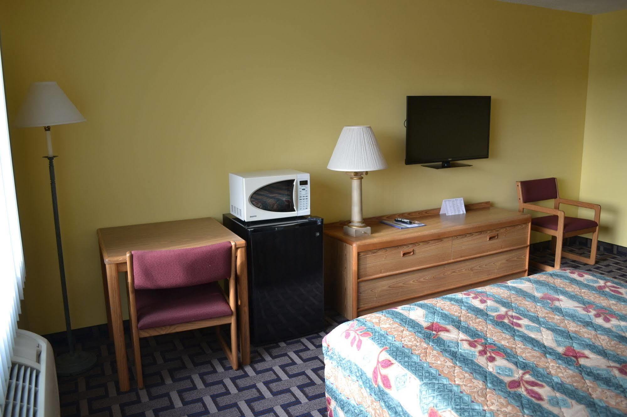Sky Lodge Inn & Suites - 델라번 외부 사진