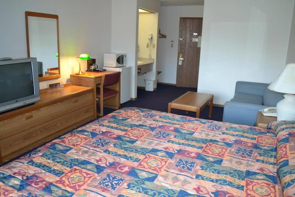 Sky Lodge Inn & Suites - 델라번 외부 사진